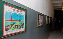Плакаты в Бункере-42